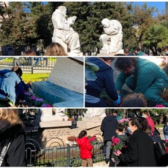 Piantumazione di ciclamini al monumento a Padre Pio