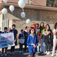 saluto alla Maestra Carmela conclude l'a.s. della "Giovanni Paolo II"