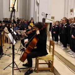 dolci note natalizie del coro "Cotugno in Canto"