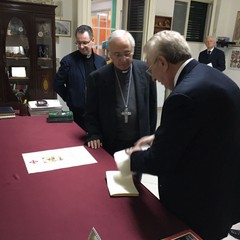 Mons. Mansi visita sezione Ordine Equestre del S. Sepolcro di Gerusalemme