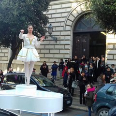 Carillon vivente per le strade della città