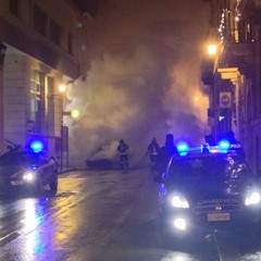 Incendio autovettura in via Bovio
