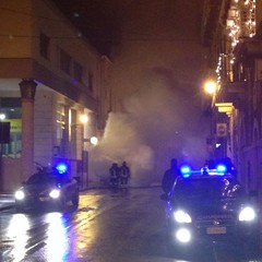 Incendio autovettura in via Bovio