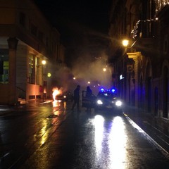 Incendio autovettura in via Bovio
