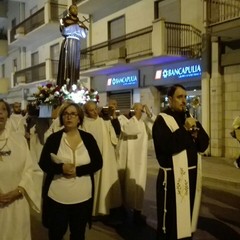 Accesa la lampada della Pace nella chiesa delle Sacre Stimmate