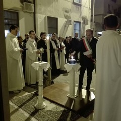 Accesa la lampada della Pace nella chiesa delle Sacre Stimmate