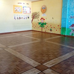 pavimento in parquet per la scuola dell'infanzia "Maria Montessori"