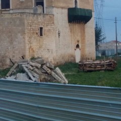 Il cantiere edile del palazzo ducale della borgata Troianelli