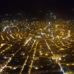 Immagini notturne dall'alto di Andria