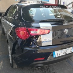 le nuove autovetture con livrea della Polizia Locale di Andria