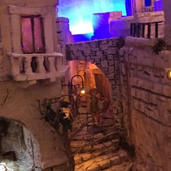 Dal condominio di via Milite Ignoto n. 11 un presepe artistico realizzato dal polistirolo