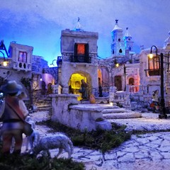 Dal condominio di via Milite Ignoto n. 11 un presepe artistico realizzato dal polistirolo