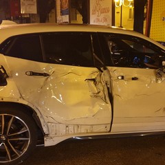 Violento incidente tra una Smart ed una BMW