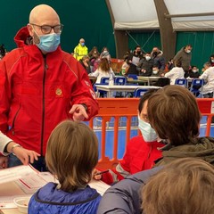 La Croce Rossa porta anche un sorriso ai bambini