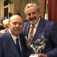 il premio "Vigna d'argento" a Michele Emiliano e Lino Banfi