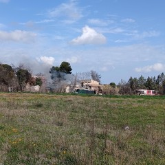 Incendio in casolare abbandonato