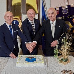 Passaggio di consegne alla guida del Lions Club