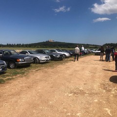 Mercedes Amici della stella Castel del Monte