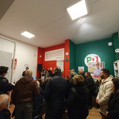 Scambio di auguri natalizi alla sede cittadina del Partito Democratico