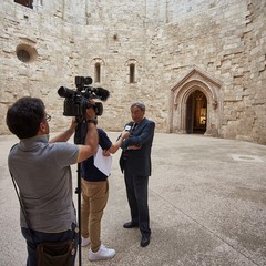 Mostra a Castel del Monte: “Il potere dell’armonia. Federico II e il De Arte venandi cum avibus”