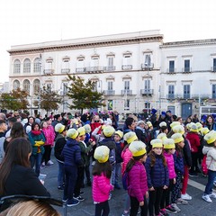 “Di una cosa c’è bisogno” e “Ci prendo gusto”