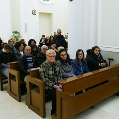 Un lunghissimo corteo ha accompagnato la Sacra Spina dalla parrocchia di Gesù Crocifisso alla Cattedrale