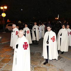 Un lunghissimo corteo ha accompagnato la Sacra Spina dalla parrocchia di Gesù Crocifisso alla Cattedrale