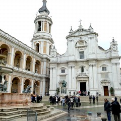 Pellegrinaggio a Loreto del Vescovo Mons. Luigi Mansi  e dei Cavalieri dell’Ordine del Santo Sepolcro di Gerusalemme di Andria