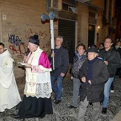 Venerdì Santo ‘senza popolo’ e a ‘porte chiuse’