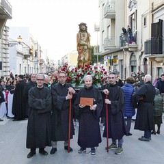 Venerdì Santo ‘senza popolo’ e a ‘porte chiuse’