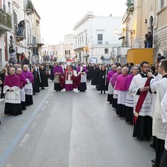 Venerdì Santo ‘senza popolo’ e a ‘porte chiuse’