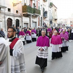 Venerdì Santo ‘senza popolo’ e a ‘porte chiuse’