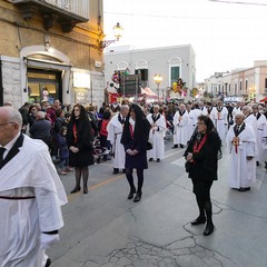 Venerdì Santo ‘senza popolo’ e a ‘porte chiuse’