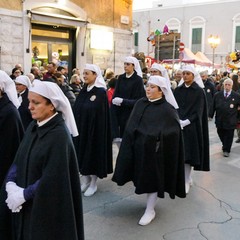 Venerdì Santo ‘senza popolo’ e a ‘porte chiuse’