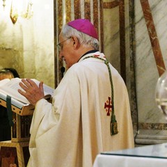 Basilica di Santa Maria dei Miracoli - celebrazione Eucaristica del Vescovo S.E. Mons. Luigi Mansi a conclusione anno sociale  dei Cavalieri dell’O.E.S.S.G.