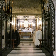 Basilica di Santa Maria dei Miracoli - celebrazione Eucaristica del Vescovo S.E. Mons. Luigi Mansi a conclusione anno sociale  dei Cavalieri dell’O.E.S.S.G.