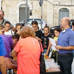 Un’azione di pulizia dell’Associazione 3 Place di Andria  insieme ai volontari della Parrocchia Gesù Crocifisso