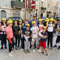 Un’azione di pulizia dell’Associazione 3 Place di Andria  insieme ai volontari della Parrocchia Gesù Crocifisso