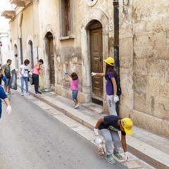 Un’azione di pulizia dell’Associazione 3 Place di Andria  insieme ai volontari della Parrocchia Gesù Crocifisso