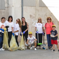 Un’azione di pulizia dell’Associazione 3 Place di Andria  insieme ai volontari della Parrocchia Gesù Crocifisso