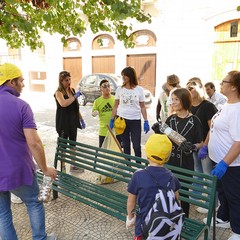 Un’azione di pulizia dell’Associazione 3 Place di Andria  insieme ai volontari della Parrocchia Gesù Crocifisso