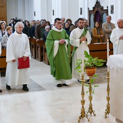 Don Geremia Acri consegna il “Grembiule del Servizio”