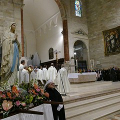 Lunga processione per la 28^ giornata del Malato