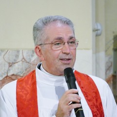 Mons. Gianni Massaro festeggiato dalla comunità di San Francesco
