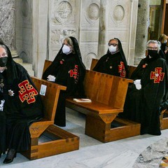 Ieri pomeriggio, 16 marzo si è svolta a Bari nella Basilica di San Nicola il tradizionale Sacro rito della Via Crucis dei Cavalieri e Dame del Santo Sepolcro di Gerusalemme.  La Via Crucis è stata presieduta da S.E. Rev.ma Grand’Uff. Mons. Giuseppe Satriano Arcivescovo Metropolita di Bari-Bitonto e Gran Priore di Luogotenenza insieme a Don Carmine Ladogana, Cerimoniere Ecclesiastico e  Canonico Onorario della Basilica del Santo Sepolcro, alla presenza di S.E. Cav. di Gr. Cr. Prof. Notaio Ferdinando Parente Luogotenente per l’Italia Meridionale Adriatica dell’Ordine Equestre del Santo Sepolcro