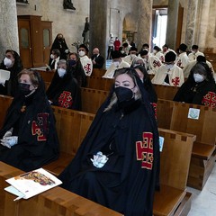 Ieri pomeriggio, 16 marzo si è svolta a Bari nella Basilica di San Nicola il tradizionale Sacro rito della Via Crucis dei Cavalieri e Dame del Santo Sepolcro di Gerusalemme.  La Via Crucis è stata presieduta da S.E. Rev.ma Grand’Uff. Mons. Giuseppe Satriano Arcivescovo Metropolita di Bari-Bitonto e Gran Priore di Luogotenenza insieme a Don Carmine Ladogana, Cerimoniere Ecclesiastico e  Canonico Onorario della Basilica del Santo Sepolcro, alla presenza di S.E. Cav. di Gr. Cr. Prof. Notaio Ferdinando Parente Luogotenente per l’Italia Meridionale Adriatica dell’Ordine Equestre del Santo Sepolcro