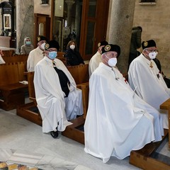 Ieri pomeriggio, 16 marzo si è svolta a Bari nella Basilica di San Nicola il tradizionale Sacro rito della Via Crucis dei Cavalieri e Dame del Santo Sepolcro di Gerusalemme.  La Via Crucis è stata presieduta da S.E. Rev.ma Grand’Uff. Mons. Giuseppe Satriano Arcivescovo Metropolita di Bari-Bitonto e Gran Priore di Luogotenenza insieme a Don Carmine Ladogana, Cerimoniere Ecclesiastico e  Canonico Onorario della Basilica del Santo Sepolcro, alla presenza di S.E. Cav. di Gr. Cr. Prof. Notaio Ferdinando Parente Luogotenente per l’Italia Meridionale Adriatica dell’Ordine Equestre del Santo Sepolcro