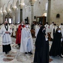 Ieri pomeriggio, 16 marzo si è svolta a Bari nella Basilica di San Nicola il tradizionale Sacro rito della Via Crucis dei Cavalieri e Dame del Santo Sepolcro di Gerusalemme.  La Via Crucis è stata presieduta da S.E. Rev.ma Grand’Uff. Mons. Giuseppe Satriano Arcivescovo Metropolita di Bari-Bitonto e Gran Priore di Luogotenenza insieme a Don Carmine Ladogana, Cerimoniere Ecclesiastico e  Canonico Onorario della Basilica del Santo Sepolcro, alla presenza di S.E. Cav. di Gr. Cr. Prof. Notaio Ferdinando Parente Luogotenente per l’Italia Meridionale Adriatica dell’Ordine Equestre del Santo Sepolcro