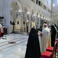 Ieri pomeriggio, 16 marzo si è svolta a Bari nella Basilica di San Nicola il tradizionale Sacro rito della Via Crucis dei Cavalieri e Dame del Santo Sepolcro di Gerusalemme.  La Via Crucis è stata presieduta da S.E. Rev.ma Grand’Uff. Mons. Giuseppe Satriano Arcivescovo Metropolita di Bari-Bitonto e Gran Priore di Luogotenenza insieme a Don Carmine Ladogana, Cerimoniere Ecclesiastico e  Canonico Onorario della Basilica del Santo Sepolcro, alla presenza di S.E. Cav. di Gr. Cr. Prof. Notaio Ferdinando Parente Luogotenente per l’Italia Meridionale Adriatica dell’Ordine Equestre del Santo Sepolcro