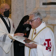 Ieri pomeriggio, 16 marzo si è svolta a Bari nella Basilica di San Nicola il tradizionale Sacro rito della Via Crucis dei Cavalieri e Dame del Santo Sepolcro di Gerusalemme.  La Via Crucis è stata presieduta da S.E. Rev.ma Grand’Uff. Mons. Giuseppe Satriano Arcivescovo Metropolita di Bari-Bitonto e Gran Priore di Luogotenenza insieme a Don Carmine Ladogana, Cerimoniere Ecclesiastico e  Canonico Onorario della Basilica del Santo Sepolcro, alla presenza di S.E. Cav. di Gr. Cr. Prof. Notaio Ferdinando Parente Luogotenente per l’Italia Meridionale Adriatica dell’Ordine Equestre del Santo Sepolcro